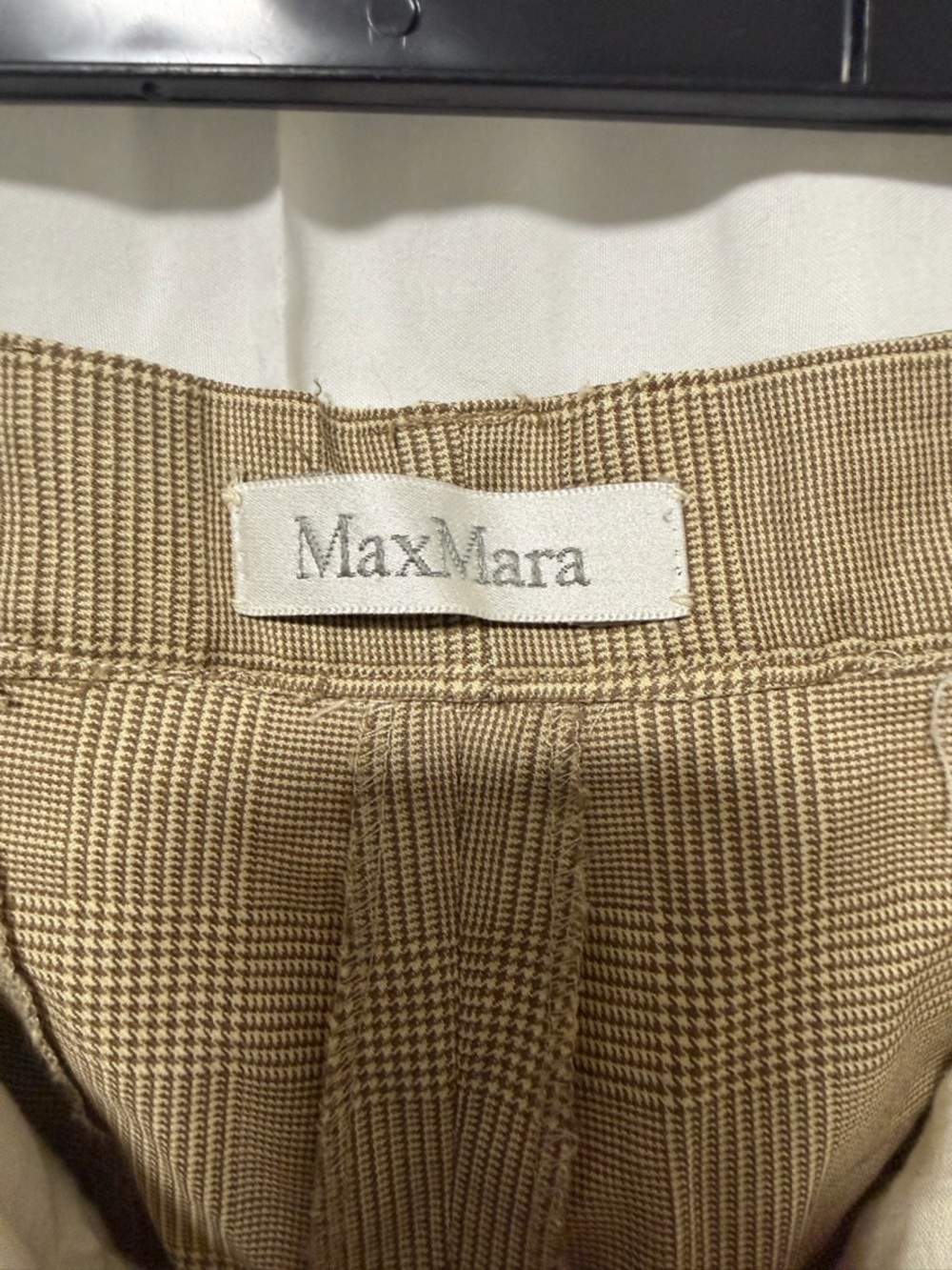 MaxMara 3-piece Women's Tan Double-Breasted Jacket w/pants and skirt - Picture 15 of 15
